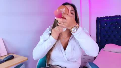 Lia  online show from 28, 7, 2026