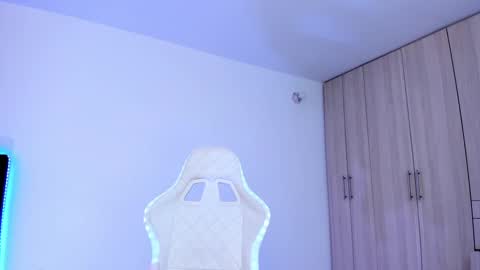 Snapshot of lia_queen610 chatting on 7, 3, 2025 Little Queen Lia online show from 7, 3, 2025