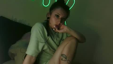 Snapshot of lia_queen610 chatting on 15, 11, 2025 Little Queen Lia online show from 15, 11, 2025