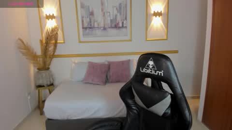 Lia  online show from 16, 11, 2025