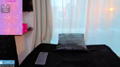 lia summer1 online show from 14, 11, 2025