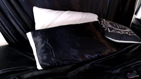 Lia Divina online show from 8, 2, 2025