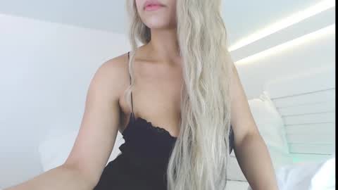 Lia Divina online show from 23, 11, 2025