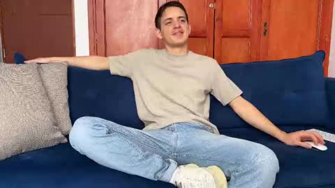 Snapshot of liam_enzho chatting on 26, 10, 2025 Liam online show from 26, 10, 2025