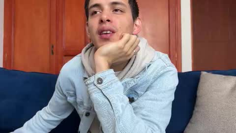 Snapshot of liam_enzho chatting on 19, 11, 2025 Liam online show from 19, 11, 2025