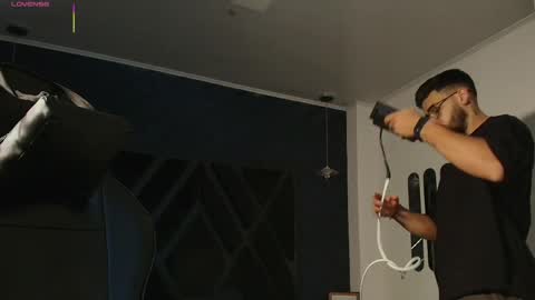 LIAM KLEIN online show from 9, 4, 2026