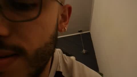 LIAM KLEIN online show from 17, 4, 2026