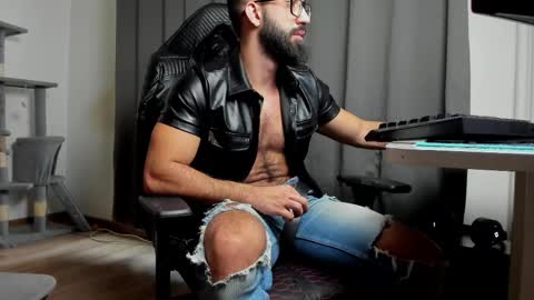 Liam online show from 28, 2, 2025