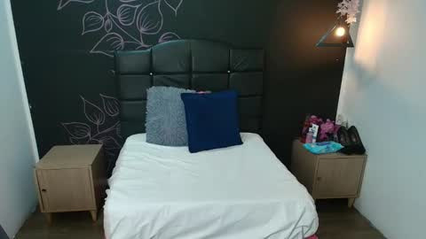 L I A M O N R O E online show from 11, 1, 2026