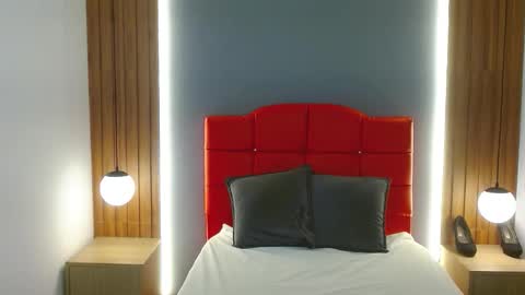 L I A M O N R O E online show from 6, 2, 2026