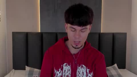 Liam Thunder online show from 18, 11, 2025