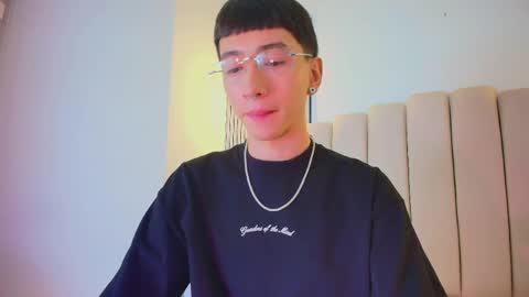 lian_cameron online show from 22, 4, 2026