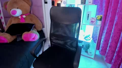 liany_taylor online show from 1, 5, 2026