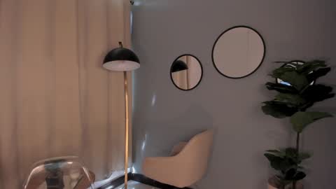 Snapshot of liapearce chatting on 27, 12, 2024 Lia online show from 27, 12, 2024