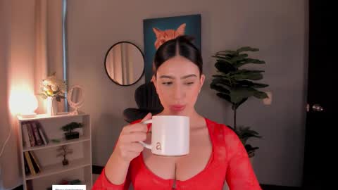 Snapshot of liapearce chatting on 12, 11, 2025 Lia online show from 12, 11, 2025