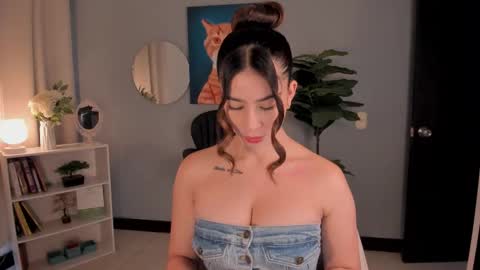 Lia online show from 19, 12, 2025