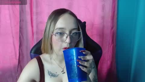 Lia Roberts online show from 5, 6, 2026