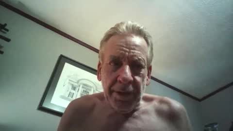 Snapshot of lickmysnowballs chatting on 1, 11, 2025 lickmysnowballs online show from 1, 11, 2025