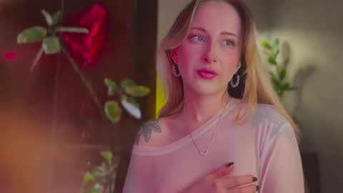 Snapshot of lierie chatting on 25, 3, 2026 its my birthday today so im offline but id be so happy if you felt like sending me a birthday love while im away online show from 25, 3, 2026