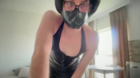Snapshot of liferacw chatting on 25, 4, 2026 SofieXxxDoll online show from 25, 4, 2026