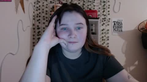 light_lunaa online show from 24, 1, 2025