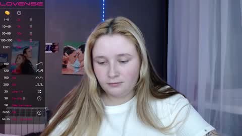 light_lunaa online show from 13, 11, 2025
