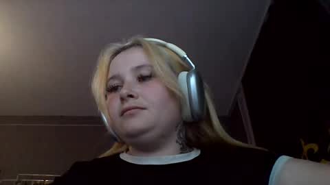 light_lunaa online show from 15, 7, 2026
