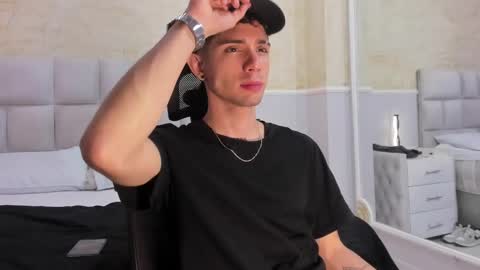 L I I A M online show from 4, 2, 2025