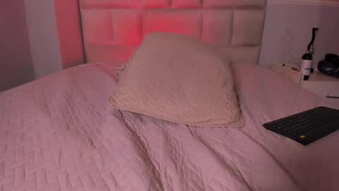 L I I A M online show from 21, 2, 2025