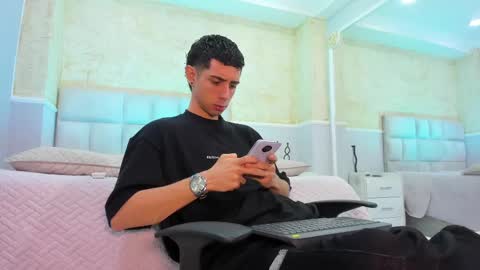 L I I A M online show from 28, 2, 2025