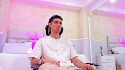 L I I A M online show from 5, 3, 2025