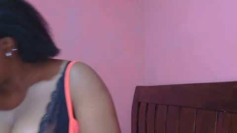 Snapshot of liilcutiee chatting on 12, 9, 2025 Lily online show from 12, 9, 2025