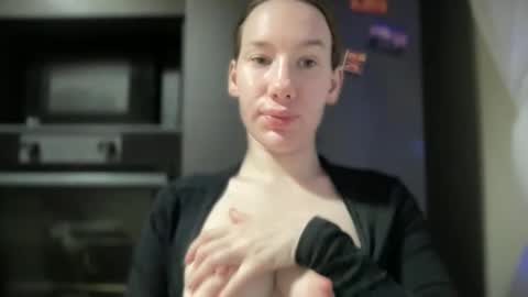 liissa207673 online show from 28, 9, 2025