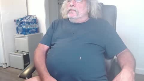 likesgirls2 online show from 3, 1, 2025