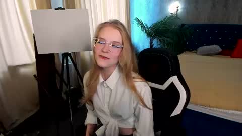 Snapshot of lil_cookie_monster chatting on 13, 6, 2026 Erica online show from 13, 6, 2026