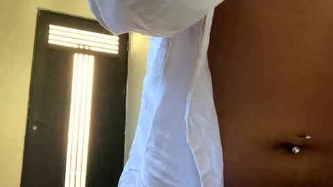 Snapshot of lil_ith chatting on 8, 12, 2024 Lilith online show from 8, 12, 2024