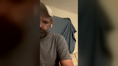 Snapshot of lil_ryno chatting on 23, 4, 2026 lil_ryno online show from 23, 4, 2026