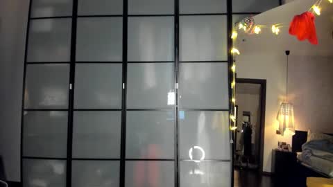 Snapshot of lil_uff chatting on 17, 10, 2025 aka princessmaya online show from 17, 10, 2025