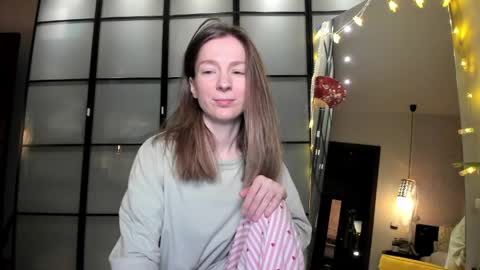 Snapshot of lil_uff chatting on 19, 5, 2026 aka princessmaya online show from 19, 5, 2026