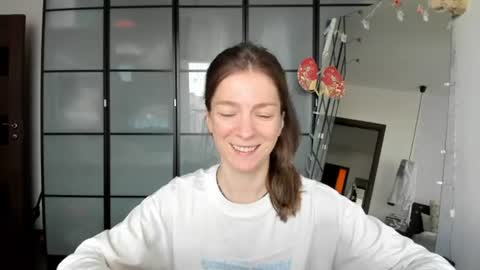 Snapshot of lil_uff chatting on 9, 6, 2026 aka princessmaya online show from 9, 6, 2026