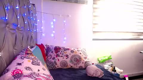 Snapshot of lila_gummy_ chatting on 7, 3, 2025 online show from 7, 3, 2025