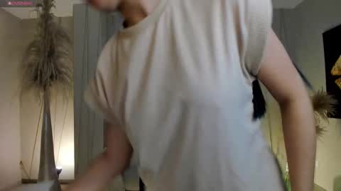 Lila West online show from 6, 10, 2025