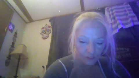 lilbit4u online show from 17, 2, 2025