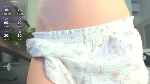 Snapshot of lili__roze_ chatting on 2, 7, 2026 lili__roze_ online show from 2, 7, 2026