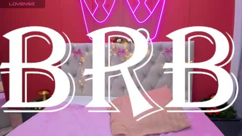 Lilli  follow me kiss online show from 9, 1, 2025