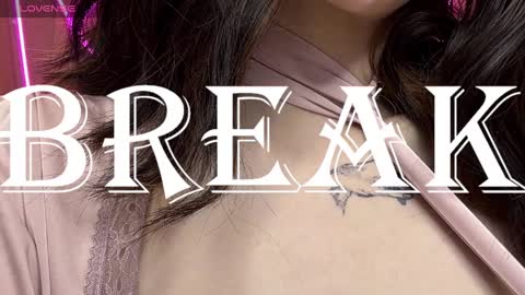 Lilli  follow me kiss online show from 20, 2, 2025