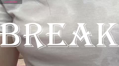 Lilli  follow me kiss online show from 22, 2, 2025