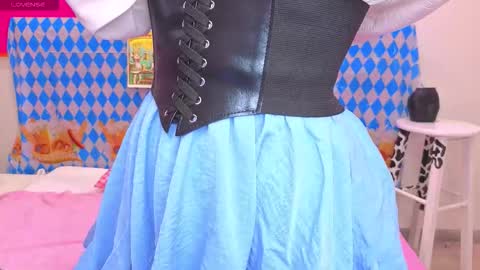 Lilli  follow me kiss online show from 2, 10, 2025