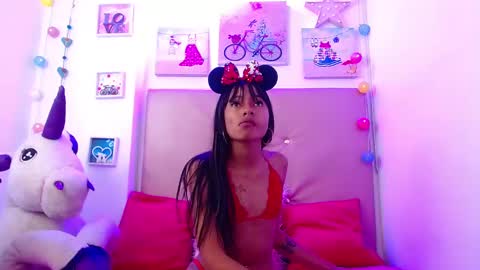 lili_roussi online show from 12, 3, 2025