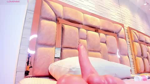 LILIAN  online show from 12, 11, 2025